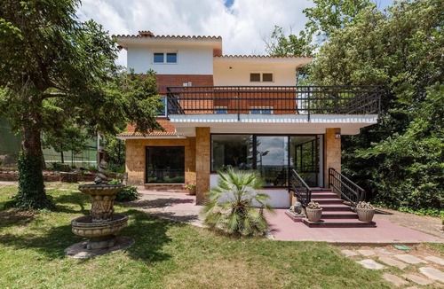 Sant Llorenc Savall Ski Chalet | ton L'Aviador de Can Ton, family holiday house