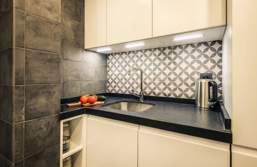 Sants Apartment | TOP CLASS 2 BDR NEW | Terrace | Metro | Wifi | Elevator | Bike room | Sleeps 4