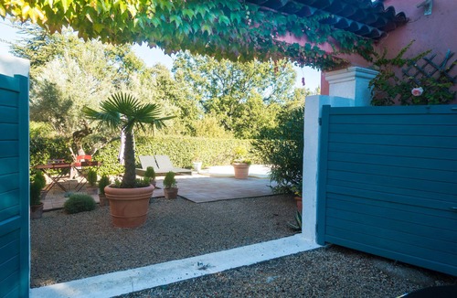 Tourtour Villa | Tourtour, cool, peaceful nights. Sleeps 6, swimming pool, tennis court, peaceful setting.