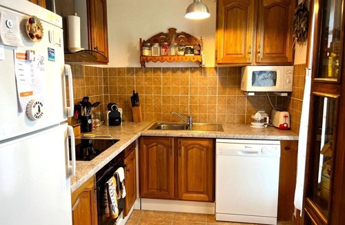Sainte-Leocadie House | Townhouse 4 rooms Private Garden, Fireplace, Views & Wi-Fi