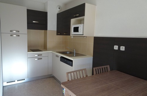 Peone Apartment | Track view apartment, 4 people, 36m2, 100m from the slopes