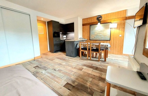 Plagne 1800 Apartment | Traditional apartment with balcony in Plagne 1800