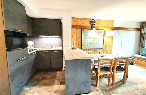 Plagne 1800 Apartment | Traditional apartment with balcony in Plagne 1800