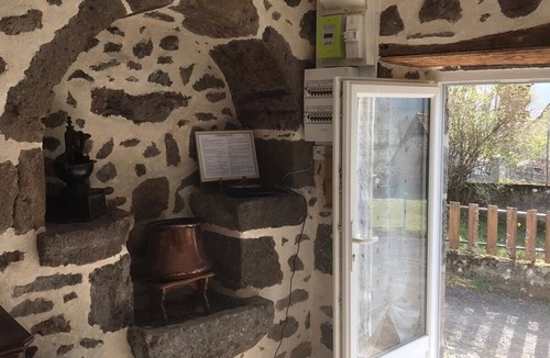 Laroquevieille House | Traditional Cantal house recently renovated