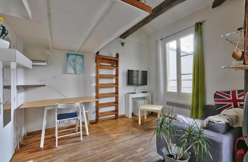 Hopital Saint-Louis Apartment | Trendy 28m² studio in Belleville