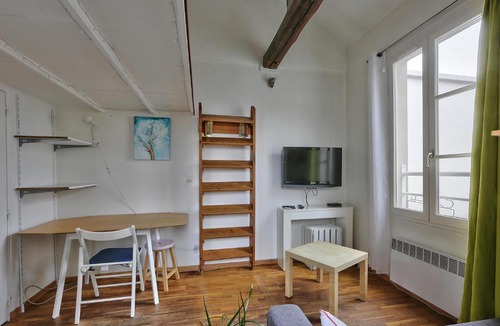 Hopital Saint-Louis Apartment | Trendy 28m² studio in Belleville