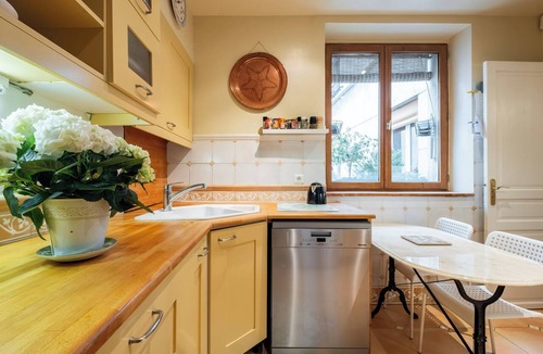 Ternes Apartment | Triumphant Design, by Veeve