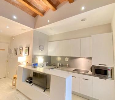 L'Antiga Esquerra de l'Eixample Apartment | True Design in Heart of Noble BCN