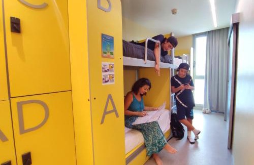 El Parc i la Llacuna del Poblenou Hostel | Twentytu Hostel Barcelona