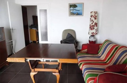 La Jetee Apartment | Two-room apartment with ocean views in Port-Neuf