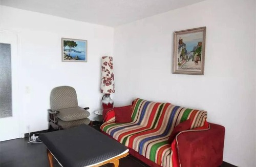 La Jetee Apartment | Two-room apartment with ocean views in Port-Neuf
