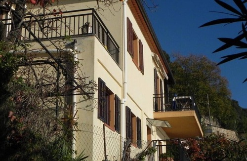 Roquebrune-Cap-Martin Apartment | Two spacious rooms in ground garden villa