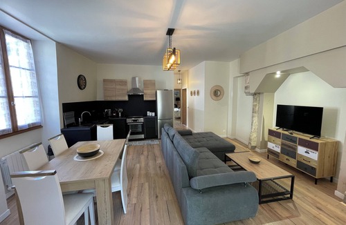 Beaulieu-sur-Dordogne House | Two vacation homes on the property