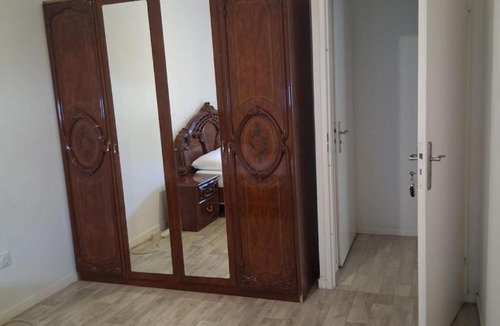Sainte-Genevieve-des-Bois House | Une chambre élégante
