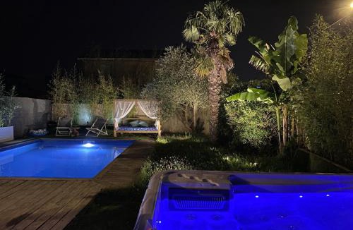 Meyzieu Nord Ouest Villa | Unique! jacuzzi privé 35°C + cinéma Villa entière