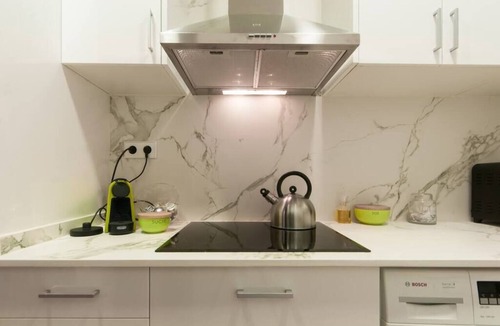 Gothic Quarter Apartment | Unpack your bags, take a deep salty breath, inhale the sea in, and wonder at the magic of Barcelona