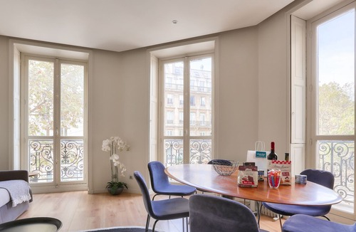 Strasbourg -Saint-Denis Apartment | Urban Flat 60 - Sublime 3BDR Parisian Flat in Paris
