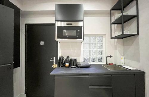 Quartier de la Plaine-de-Monceaux Apartment | UrbanFlat 11 - Studio for 3 next to Champs-Elysees