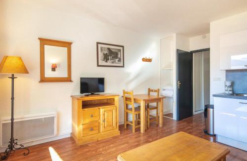 Mont-de-Lans Apartment | Vacancéole - Résidence L'Edelweiss