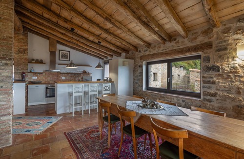 Ogassa House | Vacation Home 'La Rosa' with Mountain View, Shared Garden, and Wi-Fi