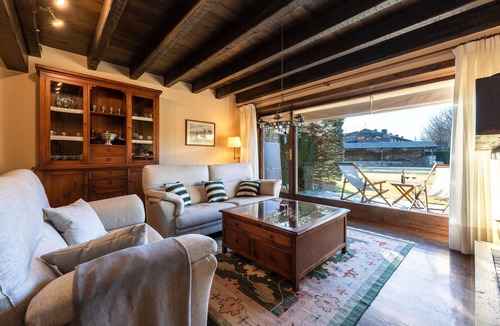 Soriguerola House | Vacation Home "Casa Fontanals de Cerdanya" with Mountain View, Wi-Fi, Terrace & Garden