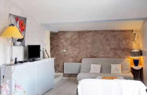 Valreas House | Vacation home L'Amandier (VRS100) in Valreas - 4 persons, 2 bedrooms