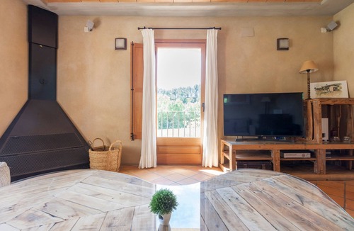 Jorba House | Vacation Home 'Masia Els Nocs' with Mountain Views, Wi-Fi, and Air Conditioning
