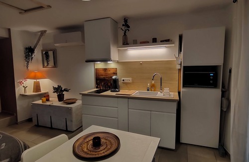 Cuzac Apartment | Vacation rental and business stay