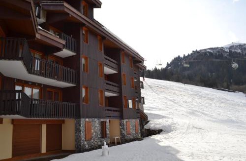 Valmorel Apartment | Valmorel Studio Skis aux pieds