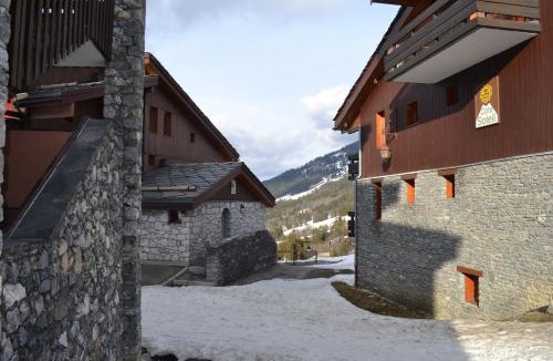 Valmorel Apartment | Valmorel Studio Skis aux pieds