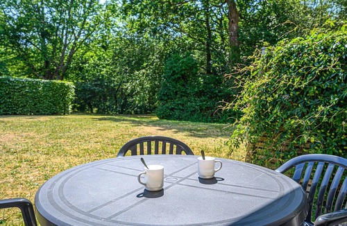 Plescop Apartment | Vannes Apartment with Balcony for 4