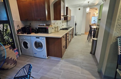 La Madeleine Apartment | VELO APPARTEMENT BABY FOOT 3 VRAIES CHAMBRES 1 MINUTES DE LA MER JARDIN VERANDA