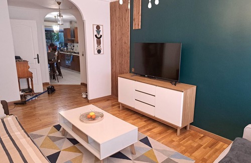 La Madeleine Apartment | VELO APPARTEMENT BABY FOOT 3 VRAIES CHAMBRES 1 MINUTES DE LA MER JARDIN VERANDA