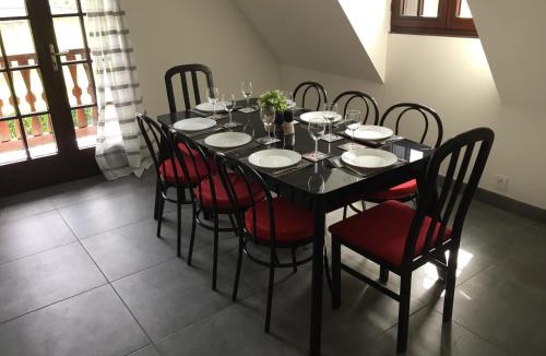 Saint-Mamet Apartment | Venasque Vue Apartment