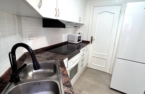 Esplugues de Llobregat Apartment | Very bright double room in a quiet area