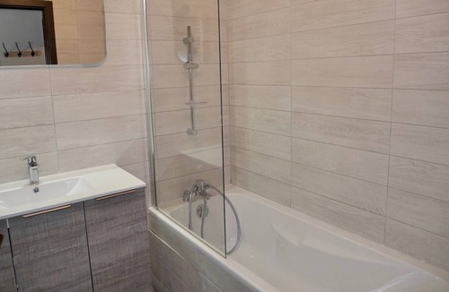 Mont-de-Lans Apartment | Very nice modern apartment, center, ski departure 150m, 10 pers.