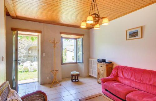 Vic-sur-Cere House | Vic-sur-Cère Family Nest