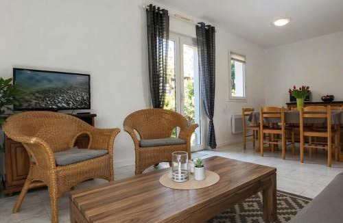 Viella House | Viella 65 Maison 8 couchages au calme avec jardin dans village typique proche de Luz Saint Sauveur