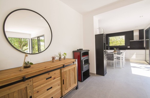 Saint-Etienne-de-Fontbellon Villa | Villa Tranquille au Coeur de L'ardèche, Idéale Pour les Familles