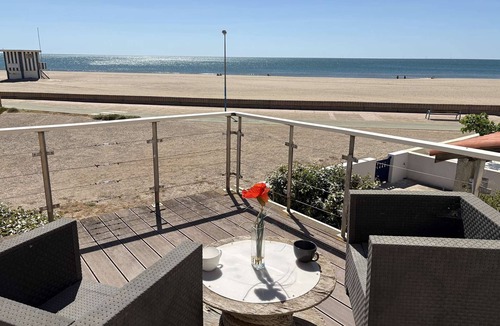 Saint-Pierre-la-Mer House | Villa with sea view, AC - 6 guests