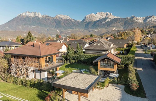 Saint-Jorioz Villa | Villa 227, for 8 people, garden, swimming pool and close to Lake Annecy