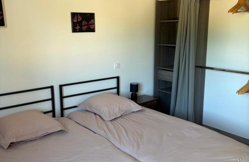Saint-Laurent-de-Mure Villa | Villa 6 personnes