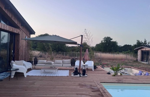 Ambares-et-Lagrave House | ⭐ Villa Aetheria: Large Pool, Movie Theater—An Exceptional Villa Near Bordeaux