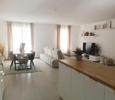 Perols Villa | Villa aiguës marines
