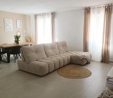 Perols Villa | Villa aiguës marines