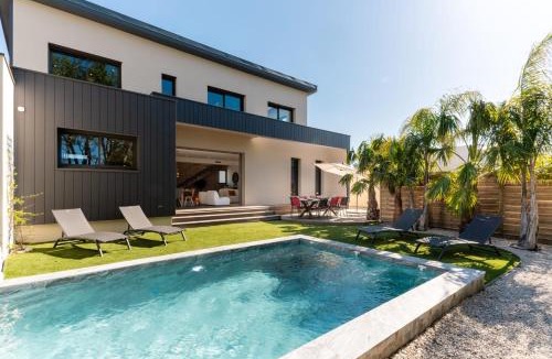 Le Grau-dʼAgde Villa | Villa Amphitrite Share beach & happiness