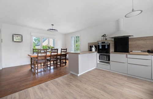 Saint-Jean-le-Thomas Villa | Villa 'Anita' with Private Terrace, Wi-Fi and Air Conditioning