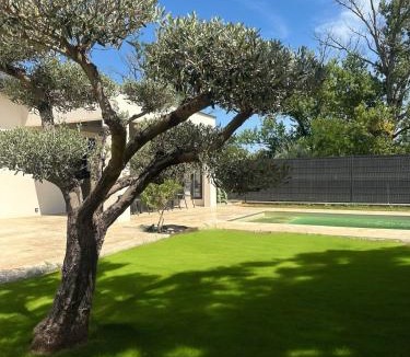Charmes-sur-Rhone Villa | Villa avec piscine - L'Oliviera