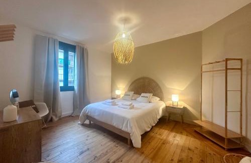 Brive-la-Gaillarde House | Villa Balzac - Maison en centre-ville - 4 personnes - climatisé