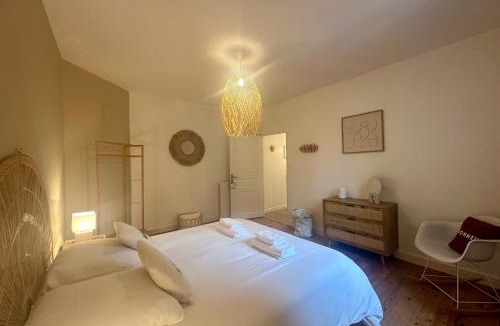 Brive-la-Gaillarde House | Villa Balzac - Maison en centre-ville - 4 personnes - climatisé
